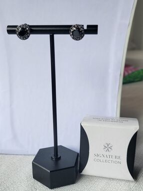 Avon Signature Collection Black Crystal Halo Post Earrings